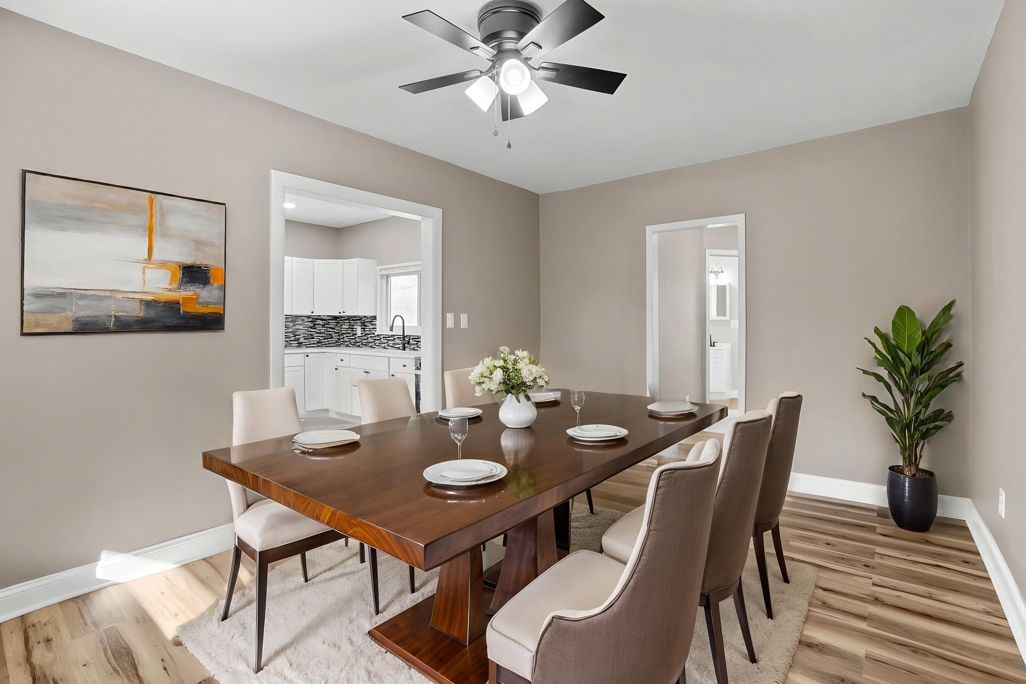 DSC05346 virtually staged.jpeg