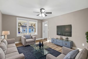 DSC05391 virtually staged.jpeg