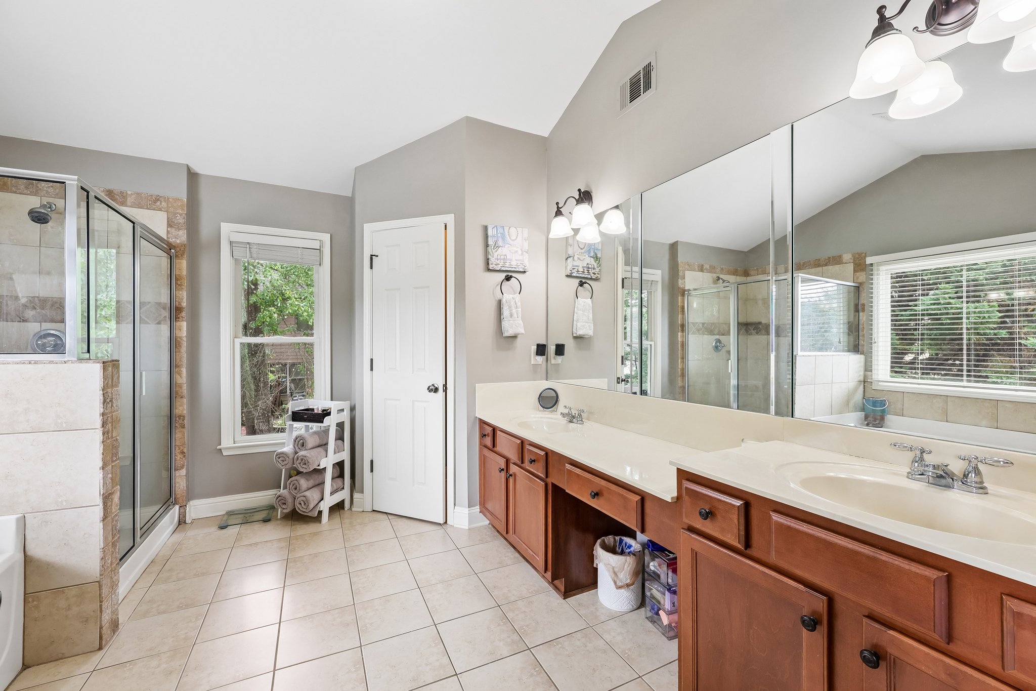 Lily Cove Dr-S2705-036.jpg