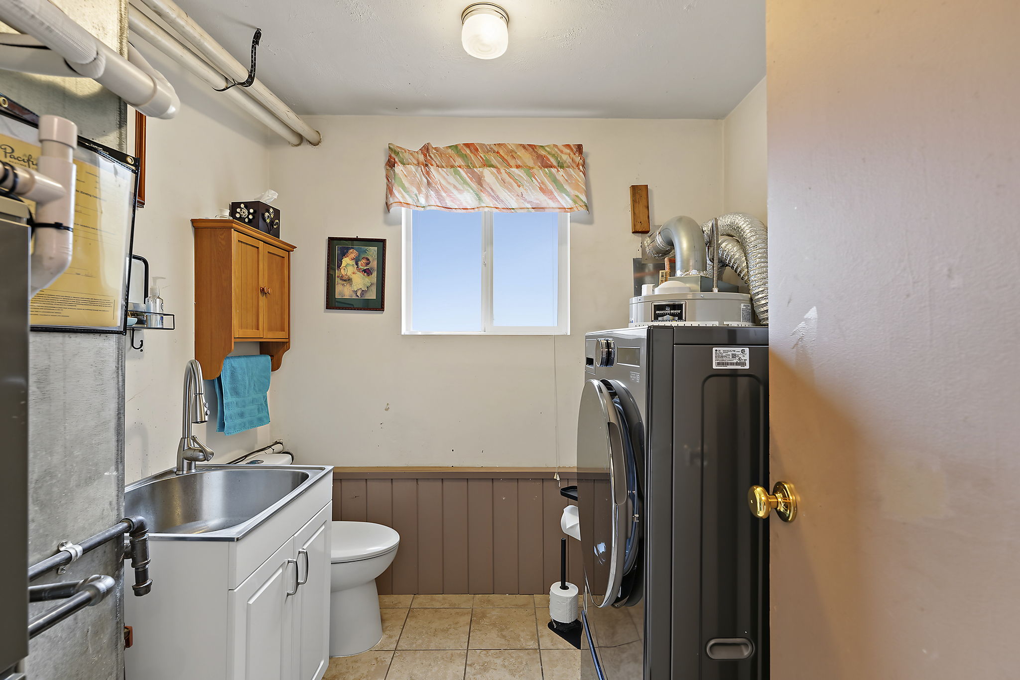  Photo 8