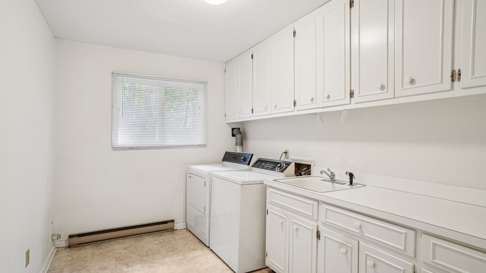 Shadowlawn Dr-S3110-043.jpg