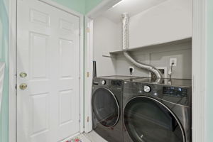 Laundry with new w/d