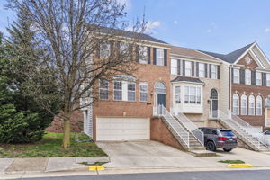 Welcome Home to 218 Spencer Terrace SE in Kincaid Forest!