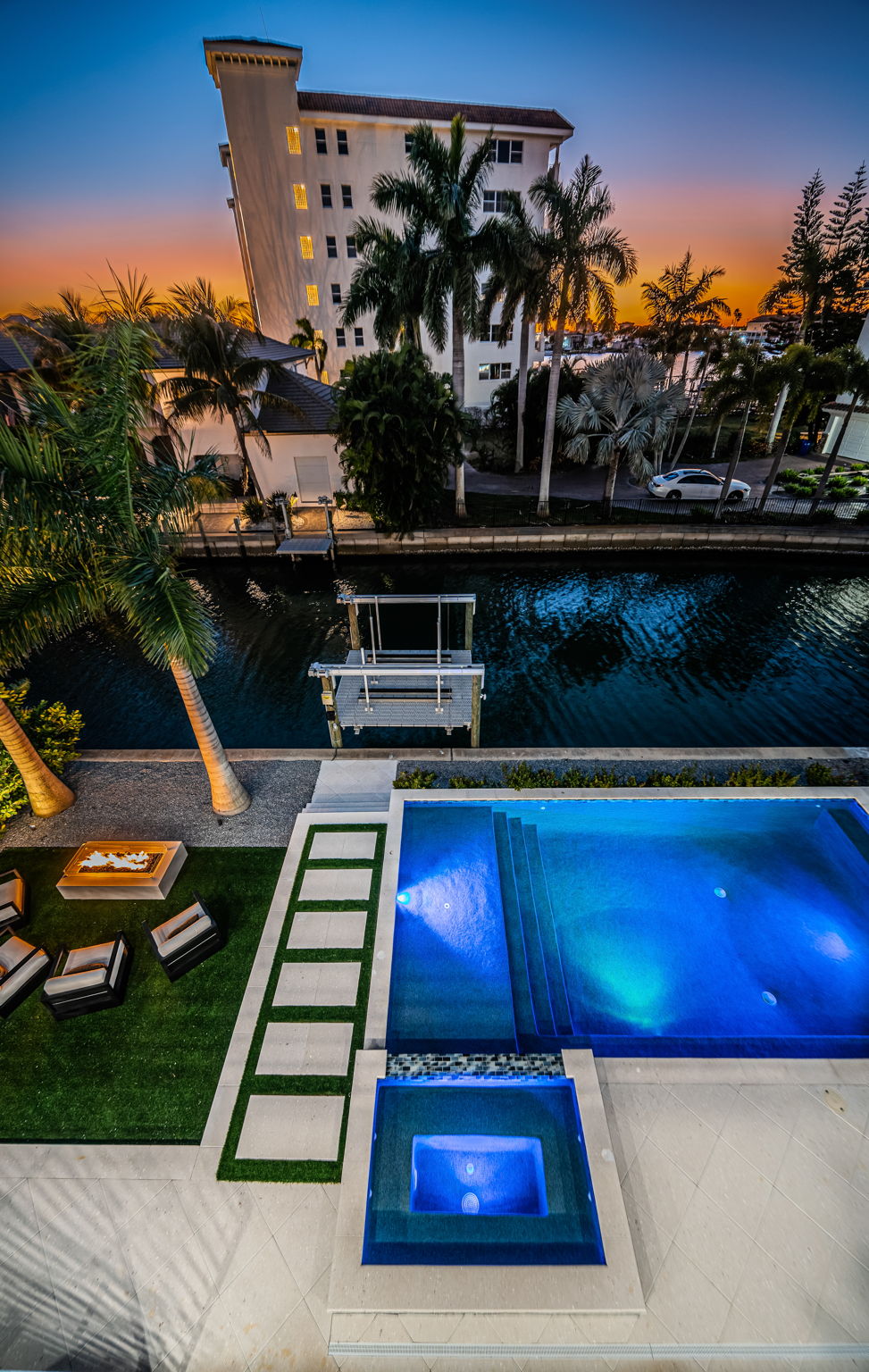 Upper Level Balcony View21