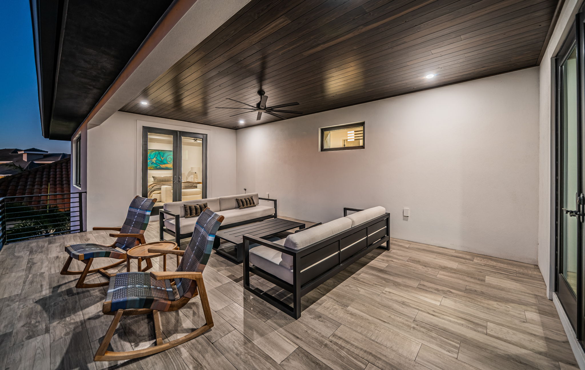 Upper Level Balcony24