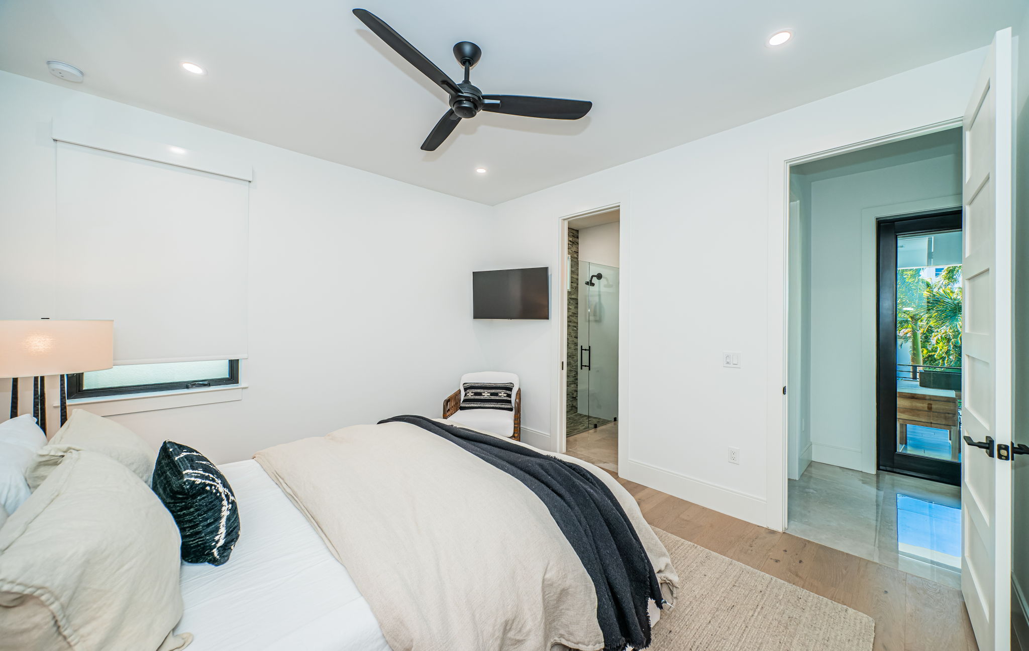 Main Level Guest Bedroom1b