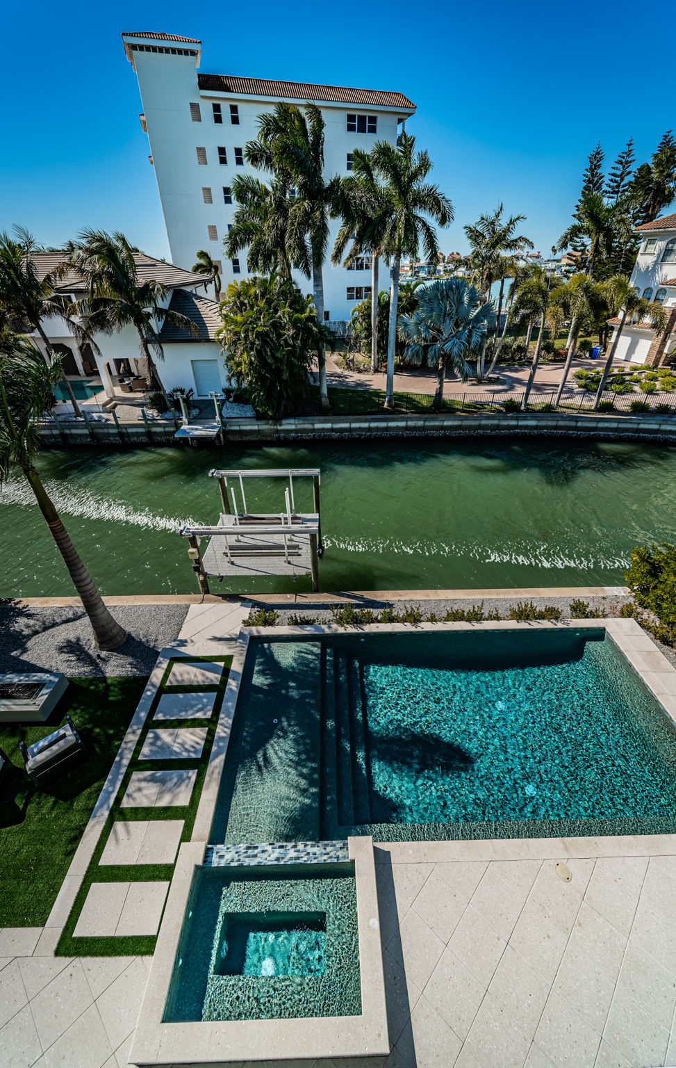 Upper Level Balcony View2