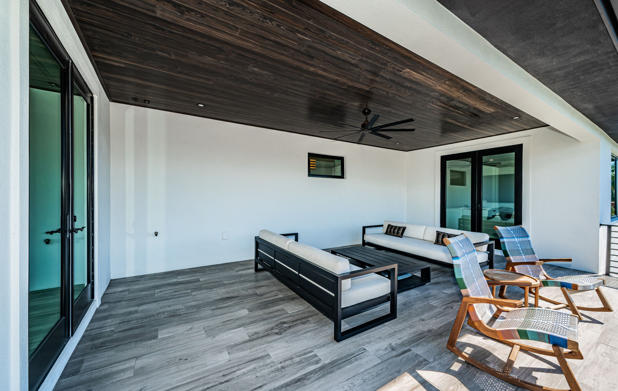 Upper Level Balcony4