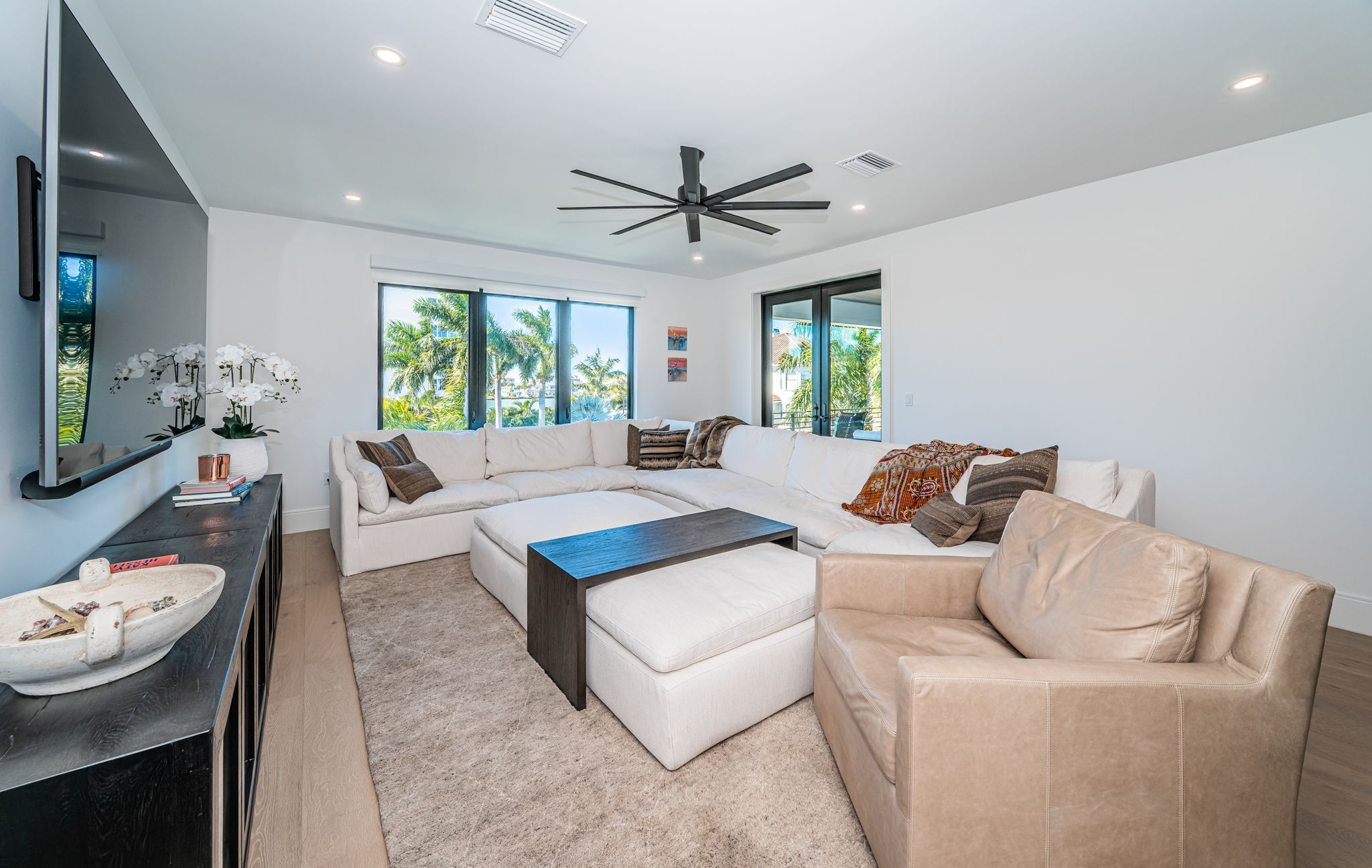 Upper Level Bonus Room1