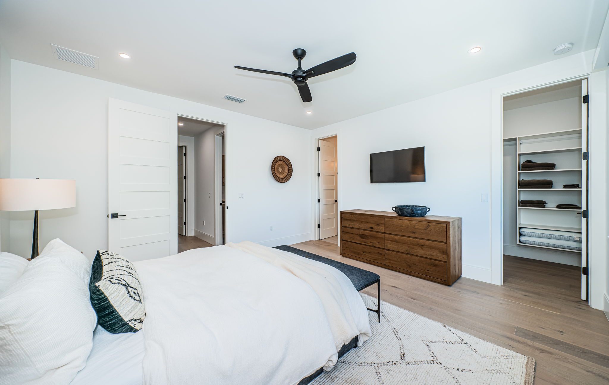 Upper Level Guest Bedroom2b