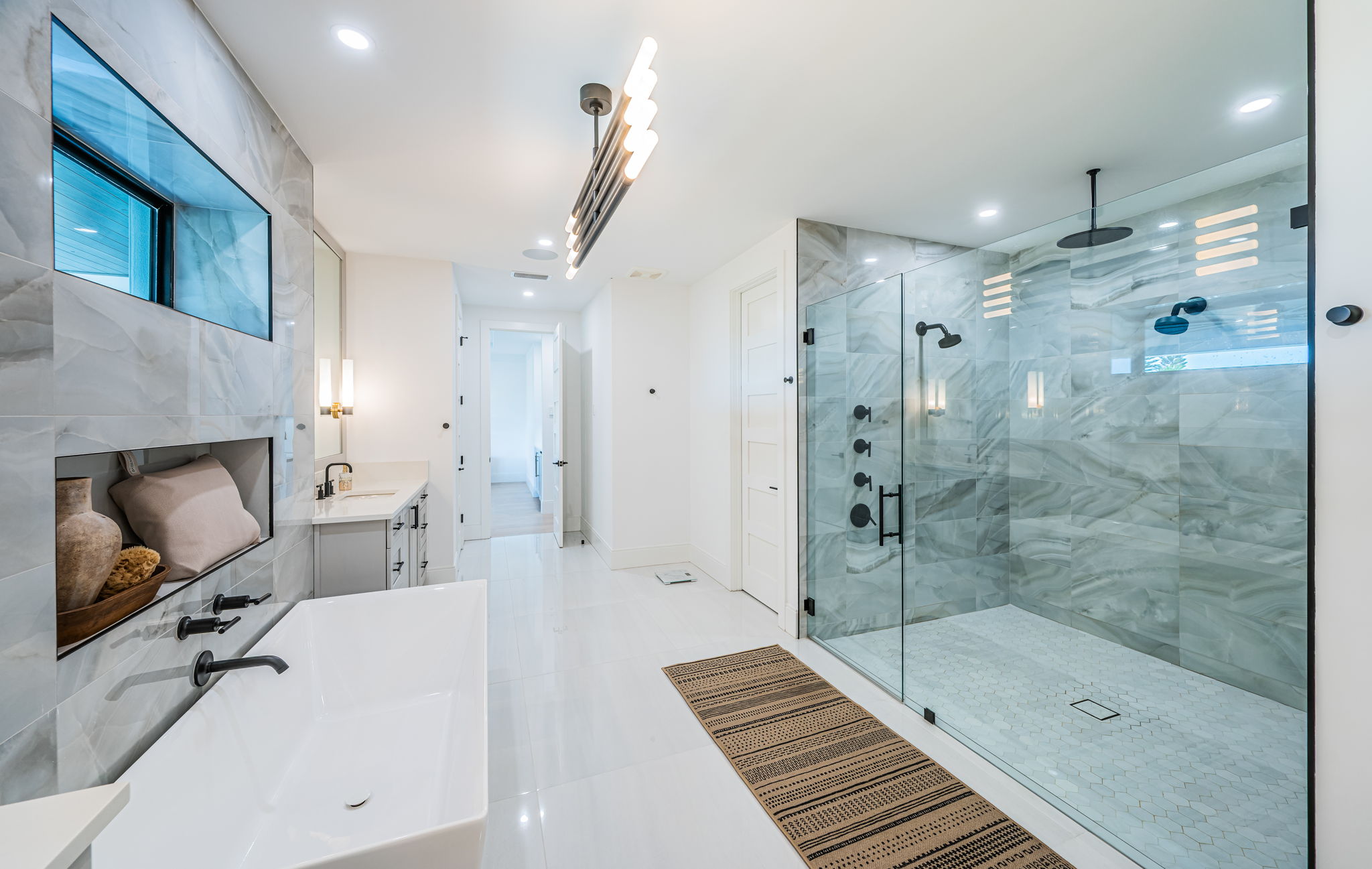 Upper Level Primary Bathroom1d