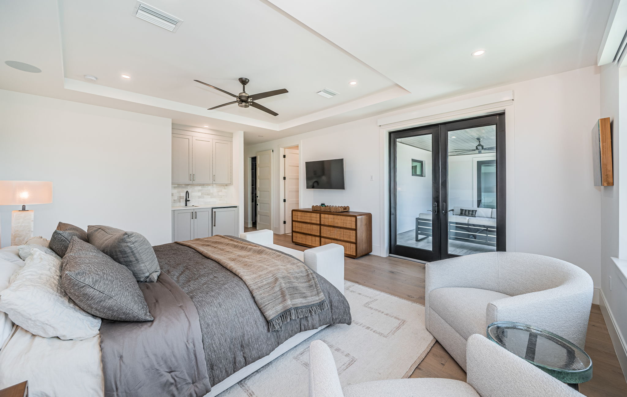 Upper Level Primary Bedroom1c