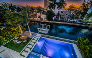 Upper Level Balcony View20