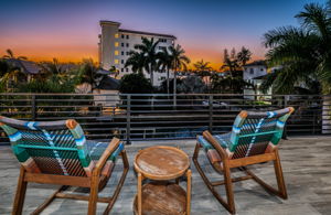 Upper Level Balcony21