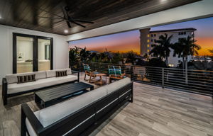 Upper Level Balcony22