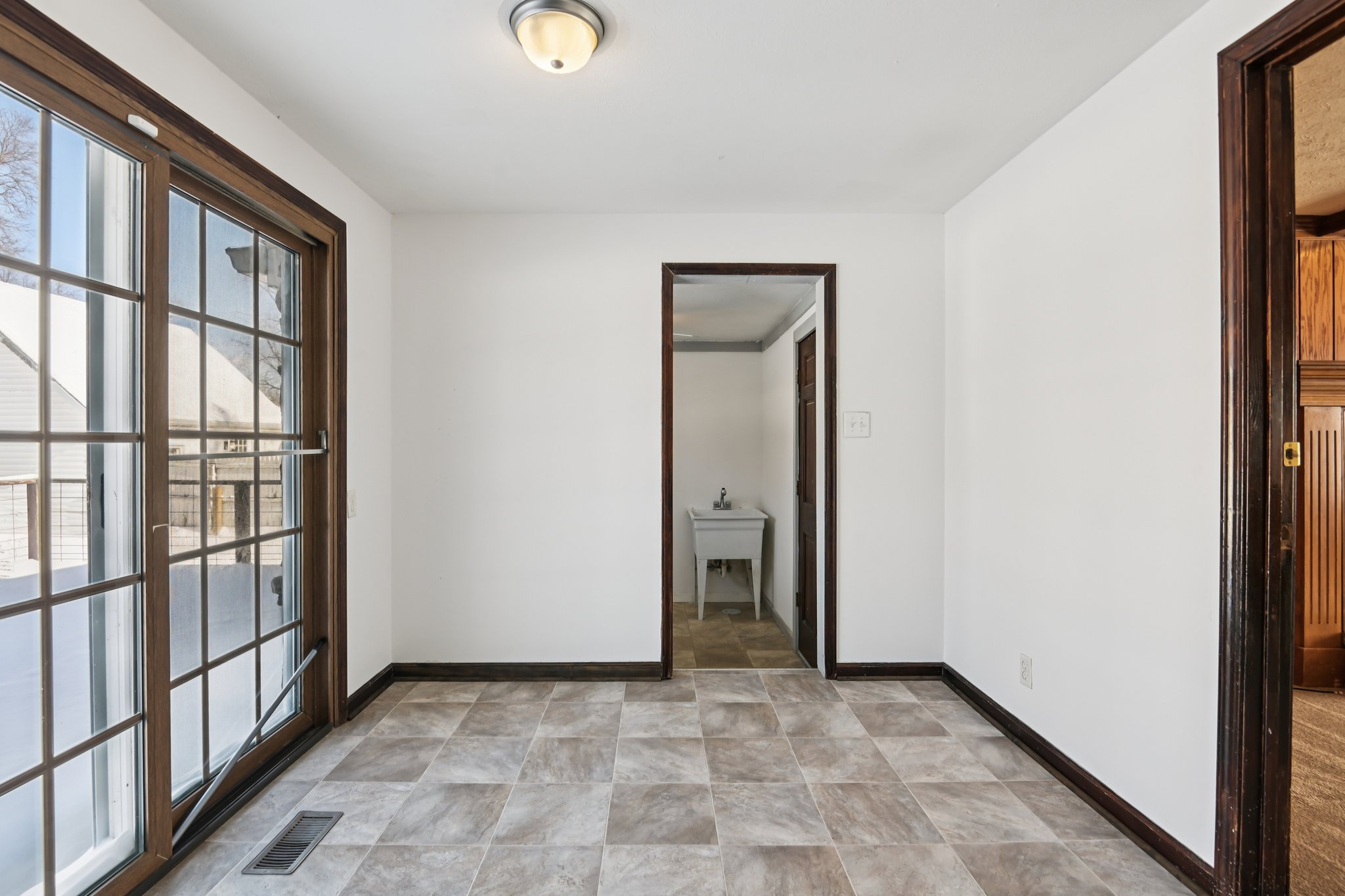 W Main St-S2901-018.jpg