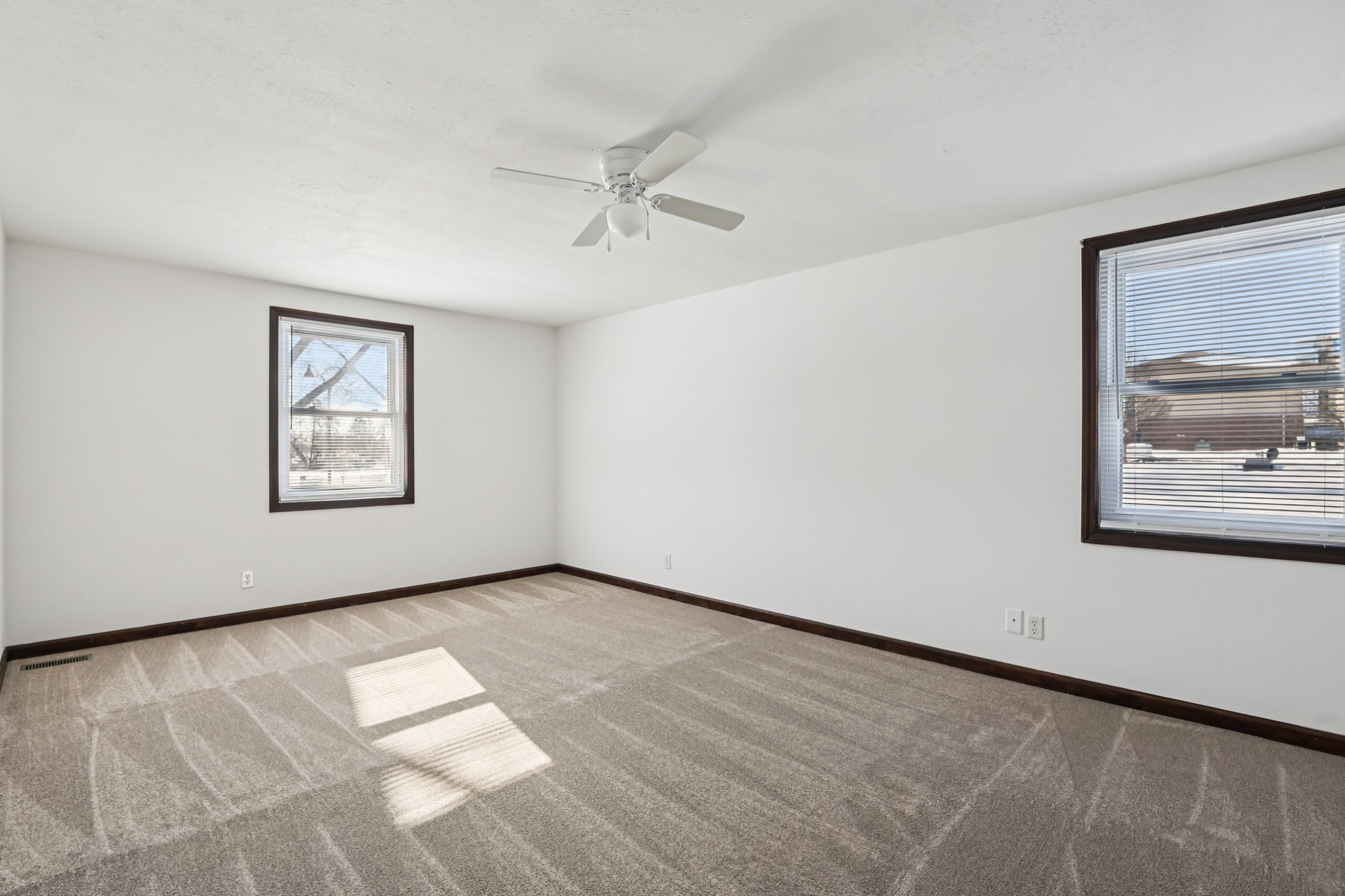 W Main St-S2901-040.jpg