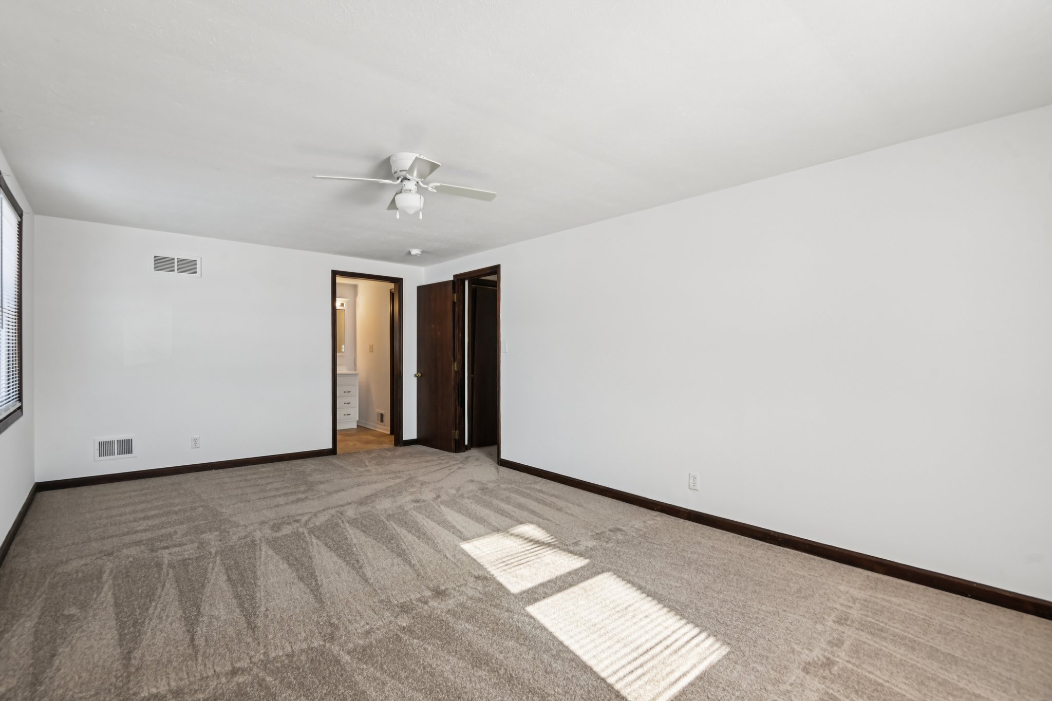 W Main St-S2901-042.jpg