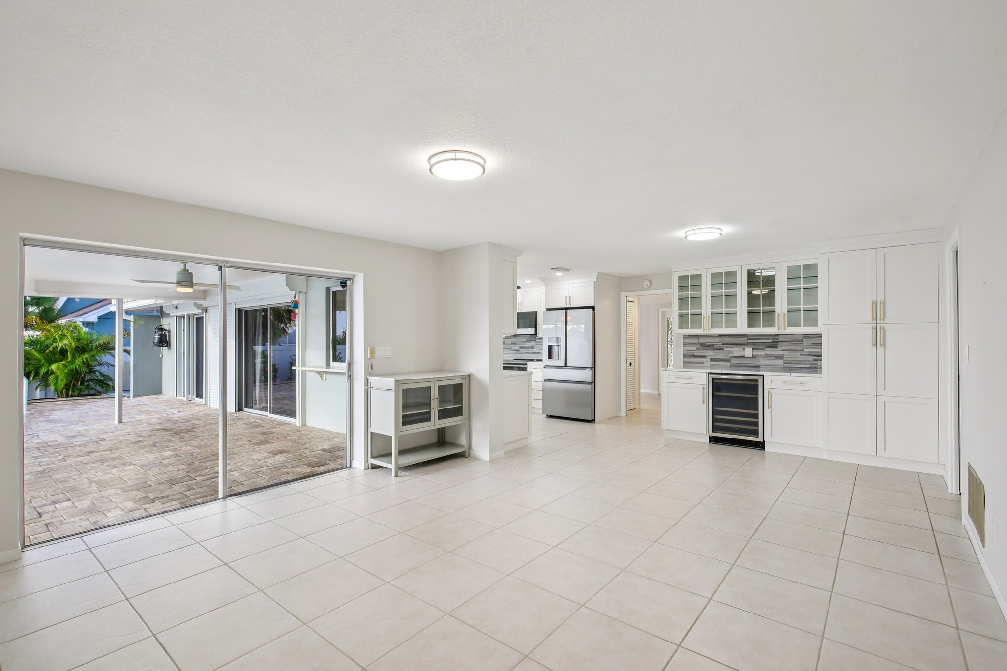 Dolphin Blvd-S3012-009.jpg