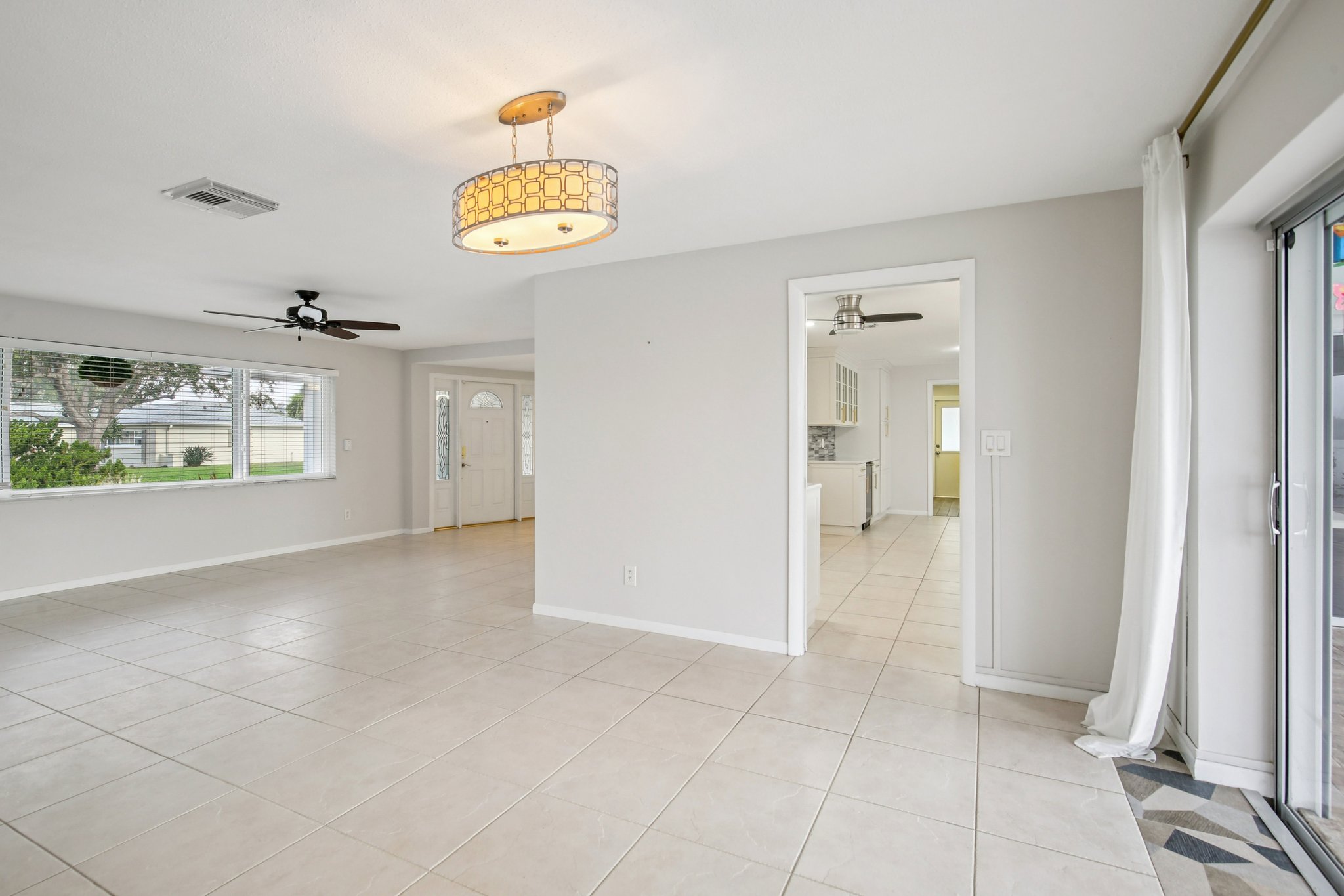 Dolphin Blvd-S3012-013.jpg