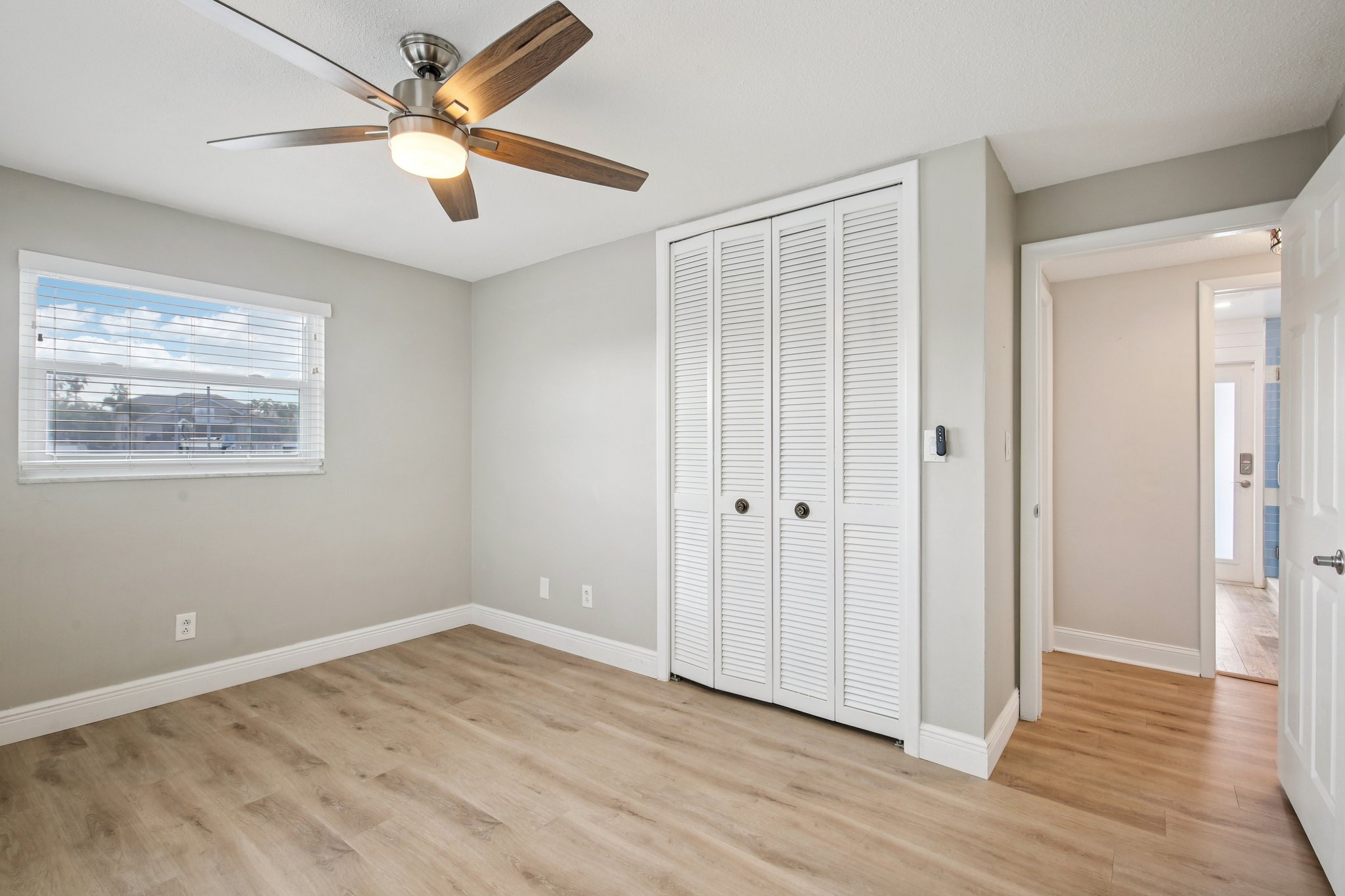 Dolphin Blvd-S3012-031.jpg