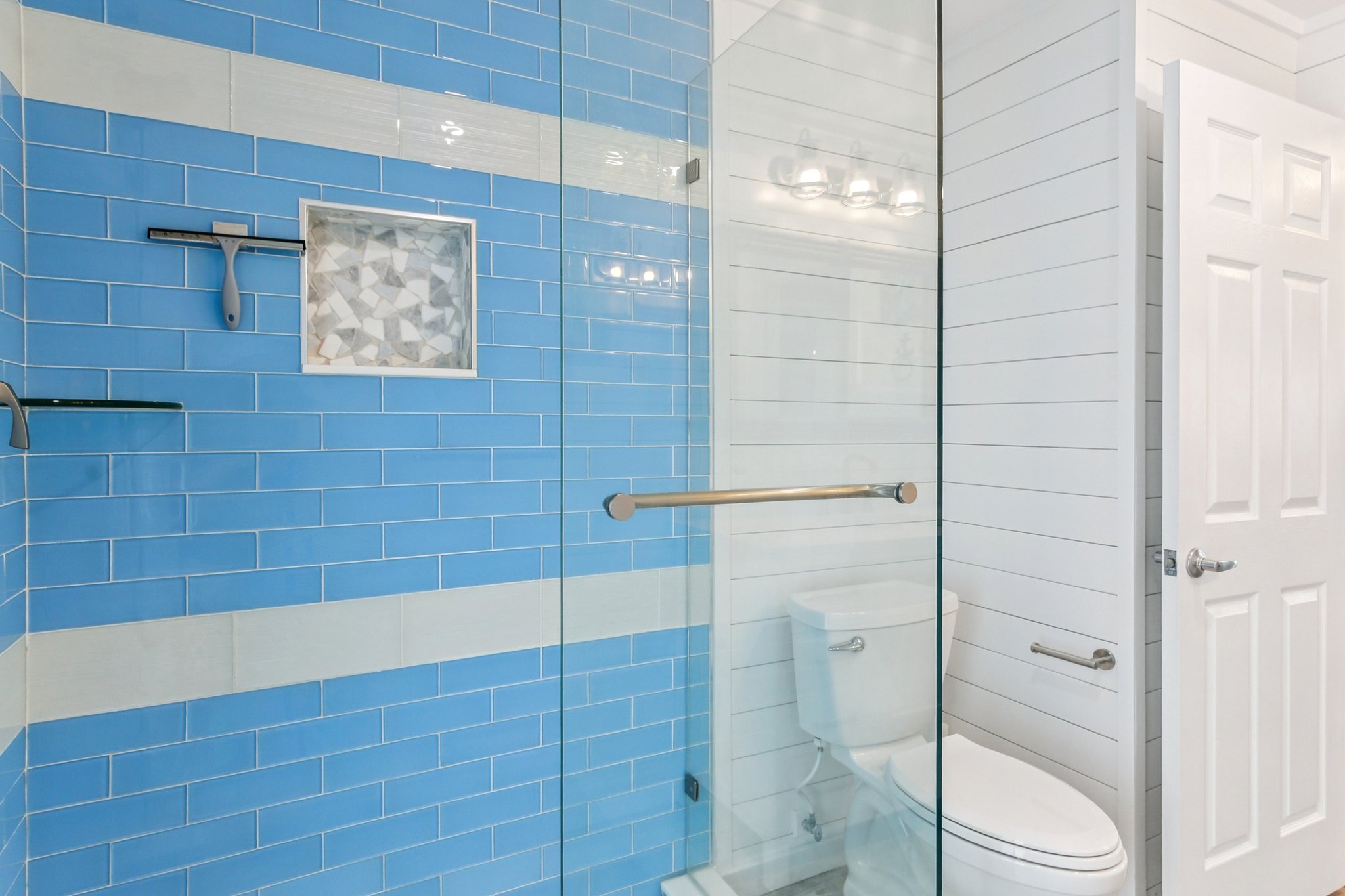 Dolphin Blvd-S3012-039.jpg