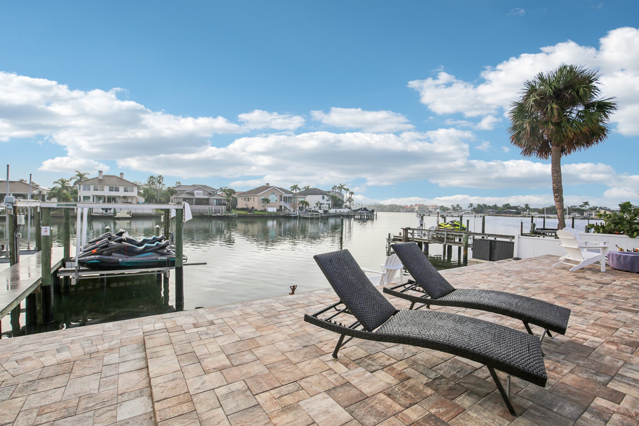 Dolphin Blvd-S3012-056.jpg