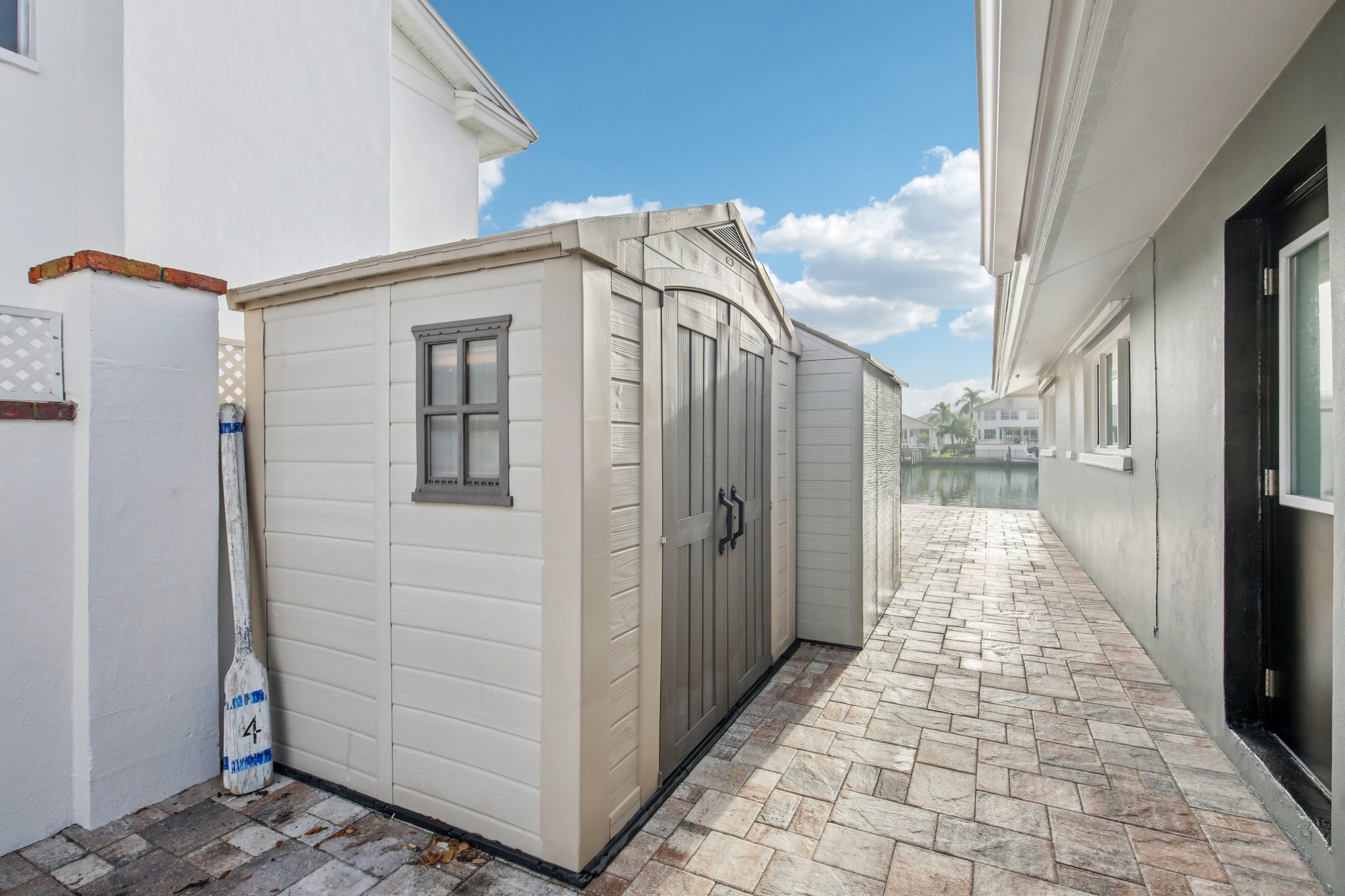 Dolphin Blvd-S3012-058.jpg