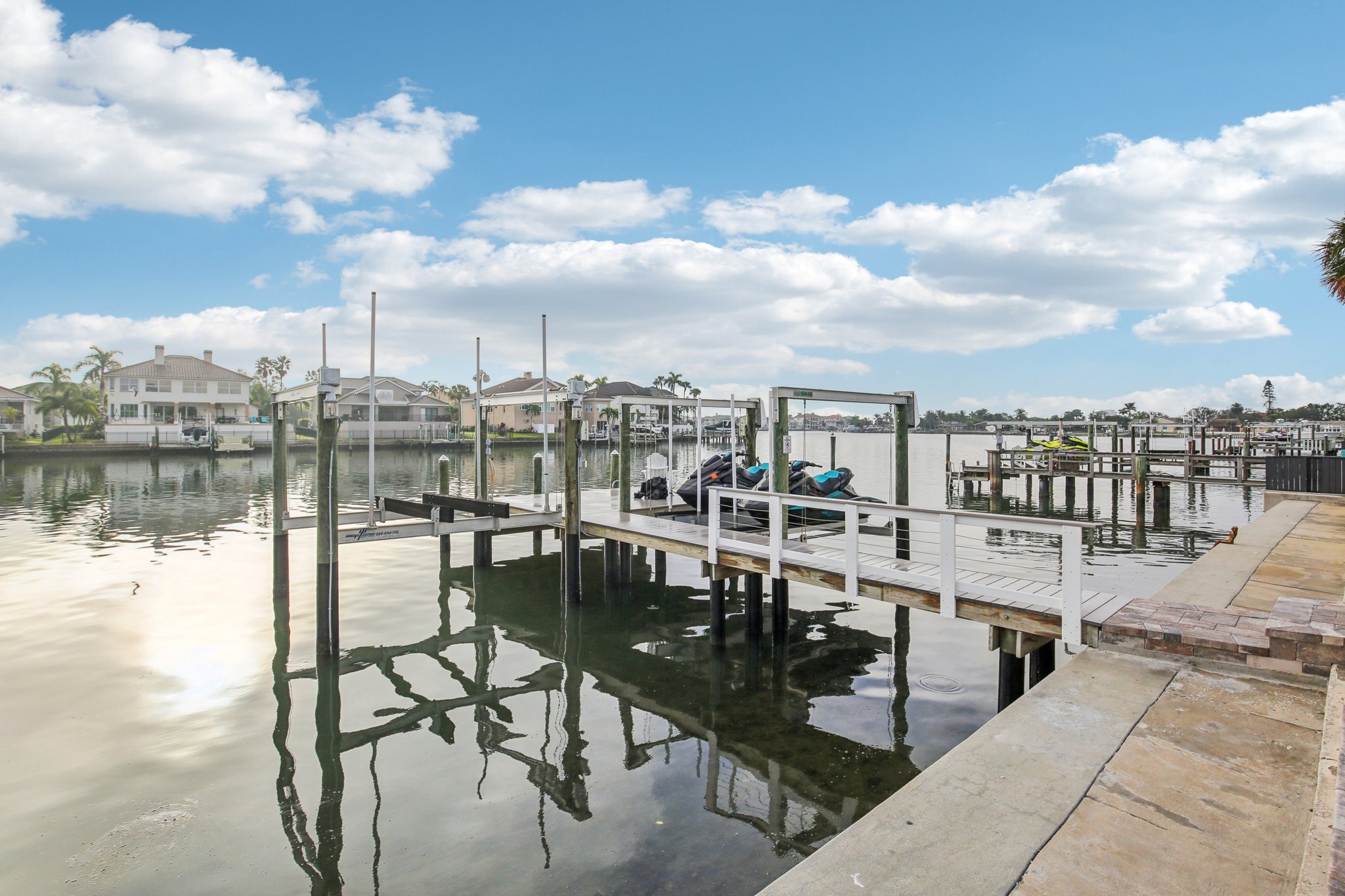 Dolphin Blvd-S3012-059.jpg