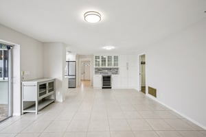 Dolphin Blvd-S3012-008.jpg