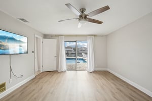 Dolphin Blvd-S3012-019.jpg