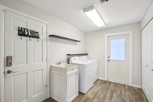 Dolphin Blvd-S3012-025.jpg