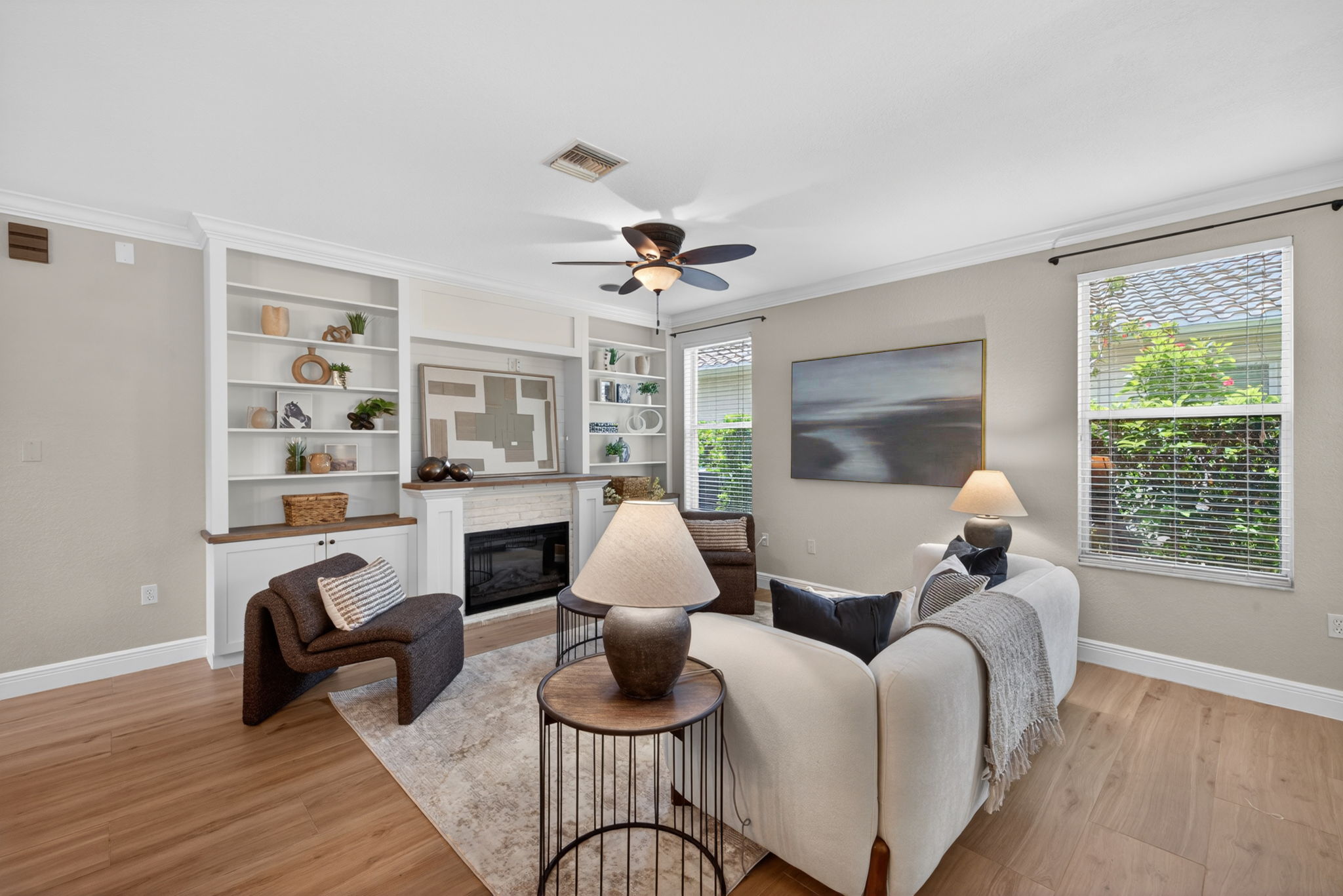 Living Room 4 of 4