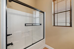 Bathroom 3_2