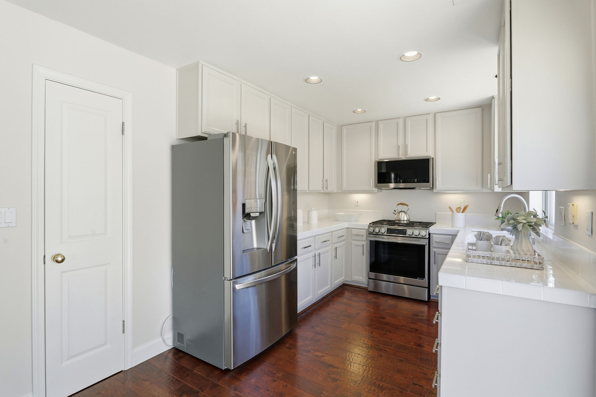 013_F8_21865 Eaton Pl