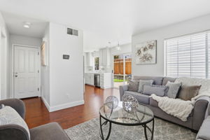 011_F8_21865 Eaton Pl