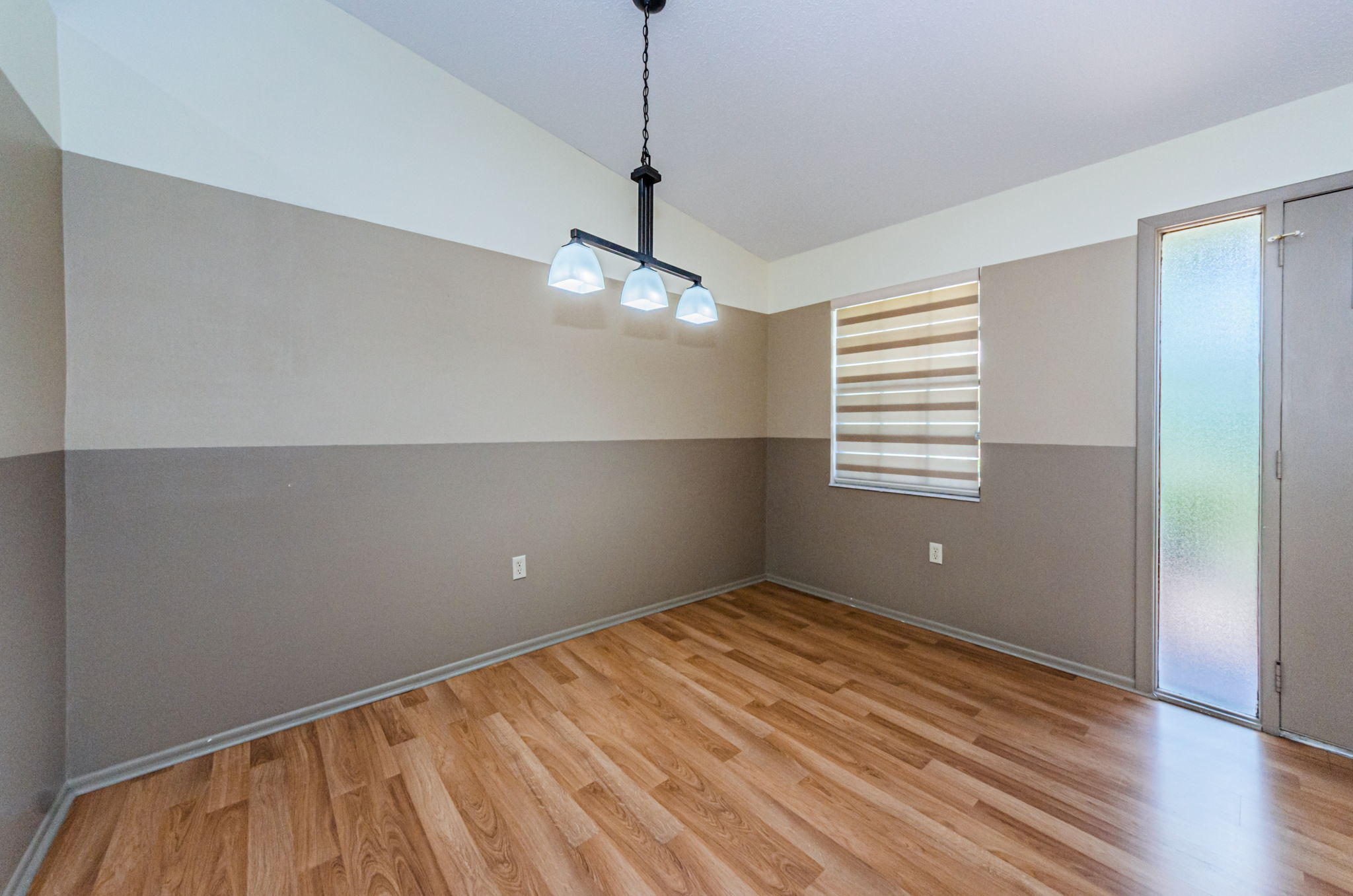 Dining Room 2-2