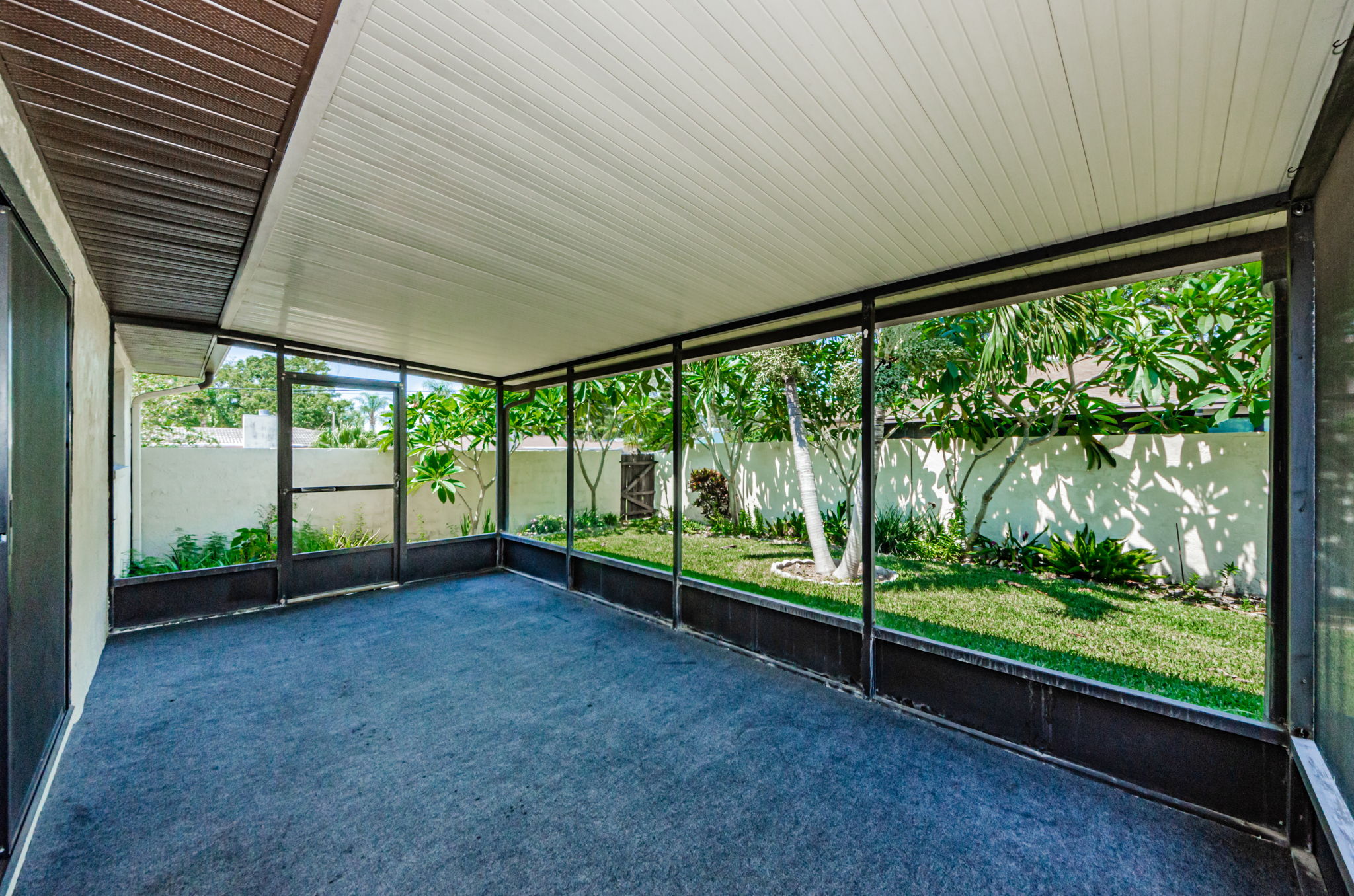 Lanai 1