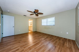 Master Bedroom 1b-2