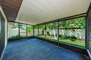 Lanai 1