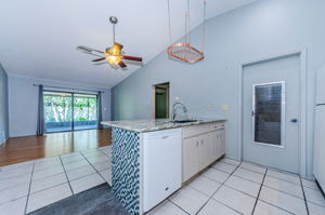 Kitchen 4-2