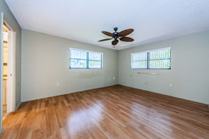 Master Bedroom 1a-2
