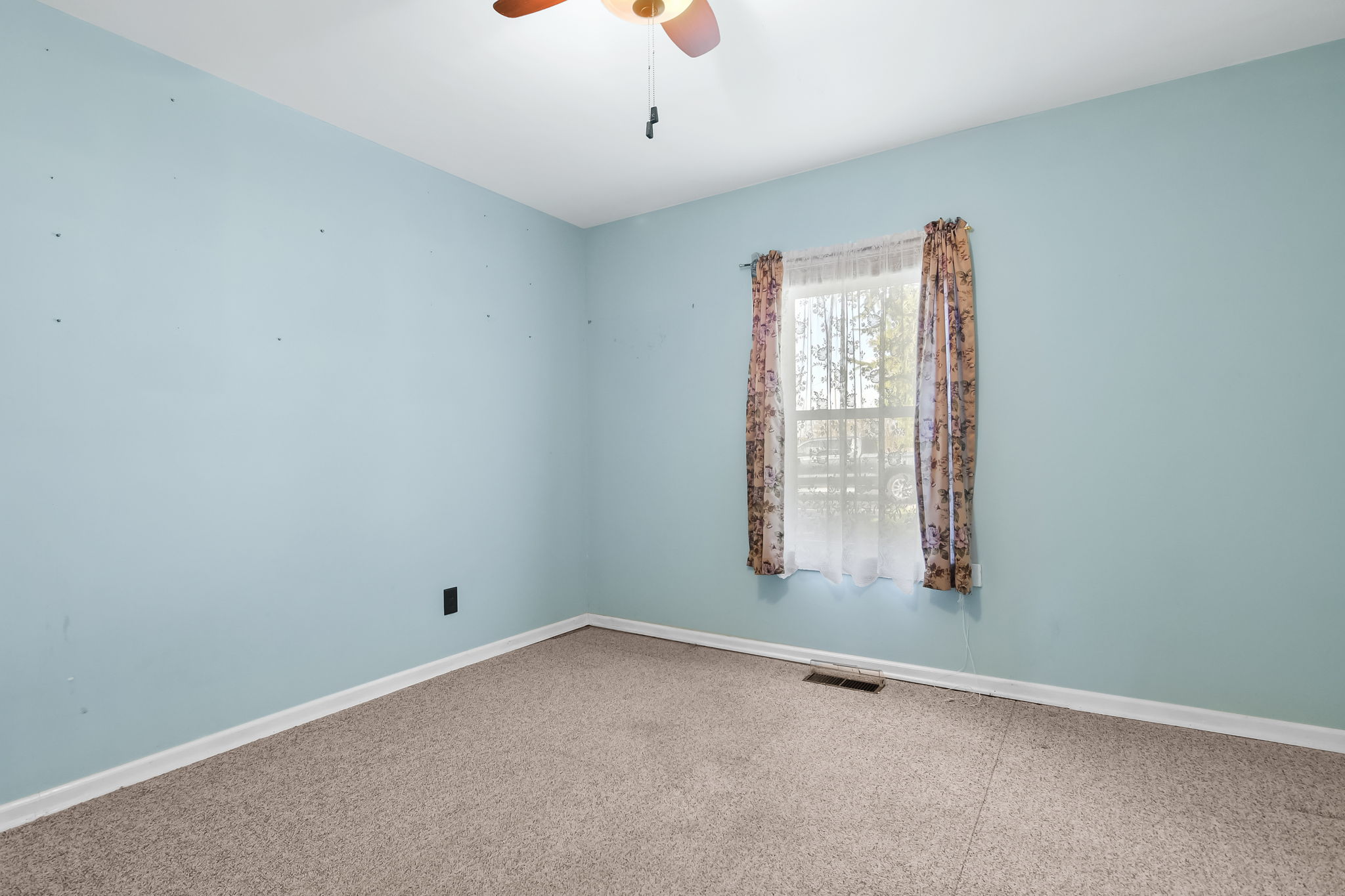 2188 Winch Ln, Springfield, IL 62707 Design Eyes Photography