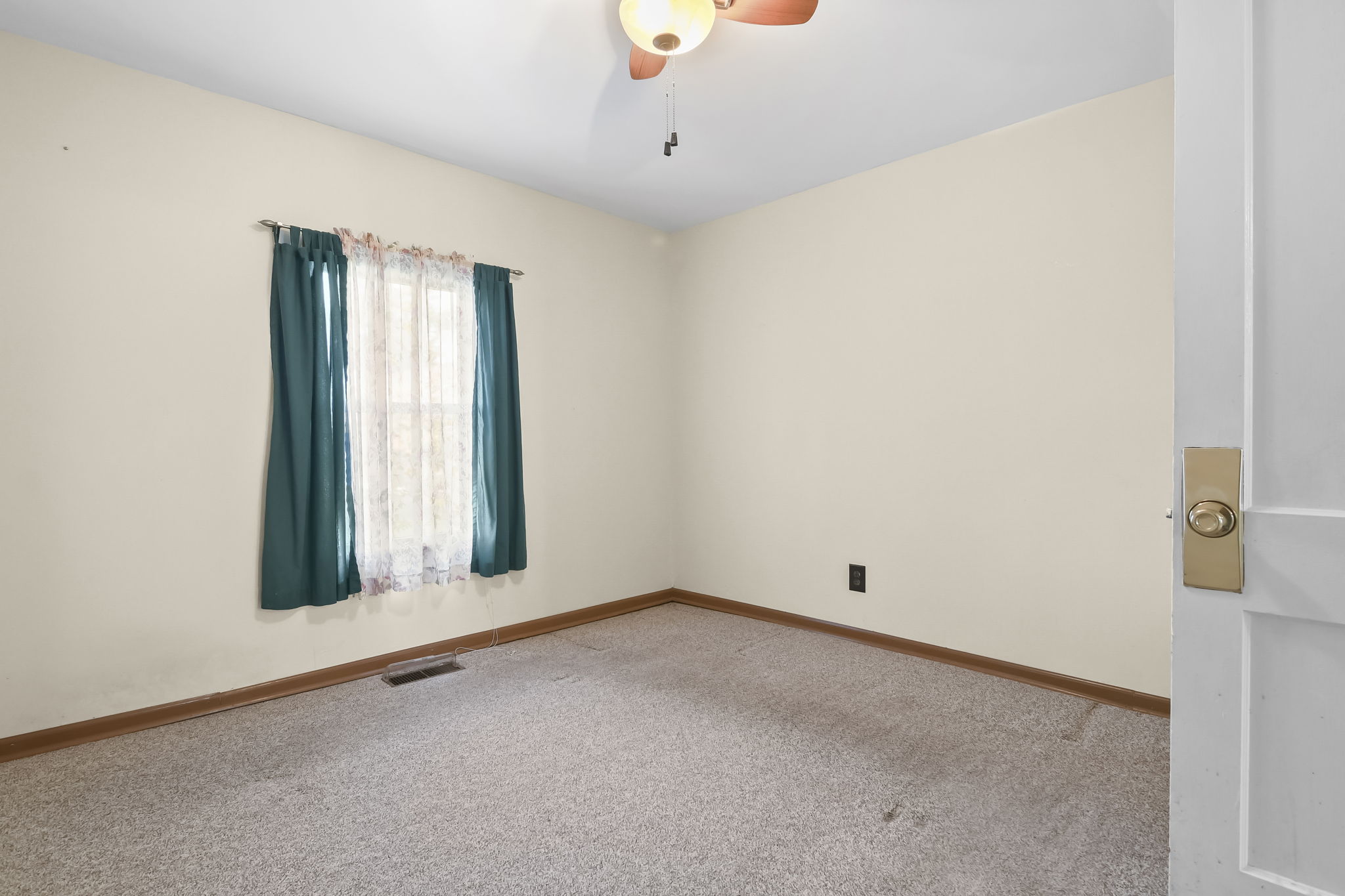 2188 Winch Ln, Springfield, IL 62707 Design Eyes Photography