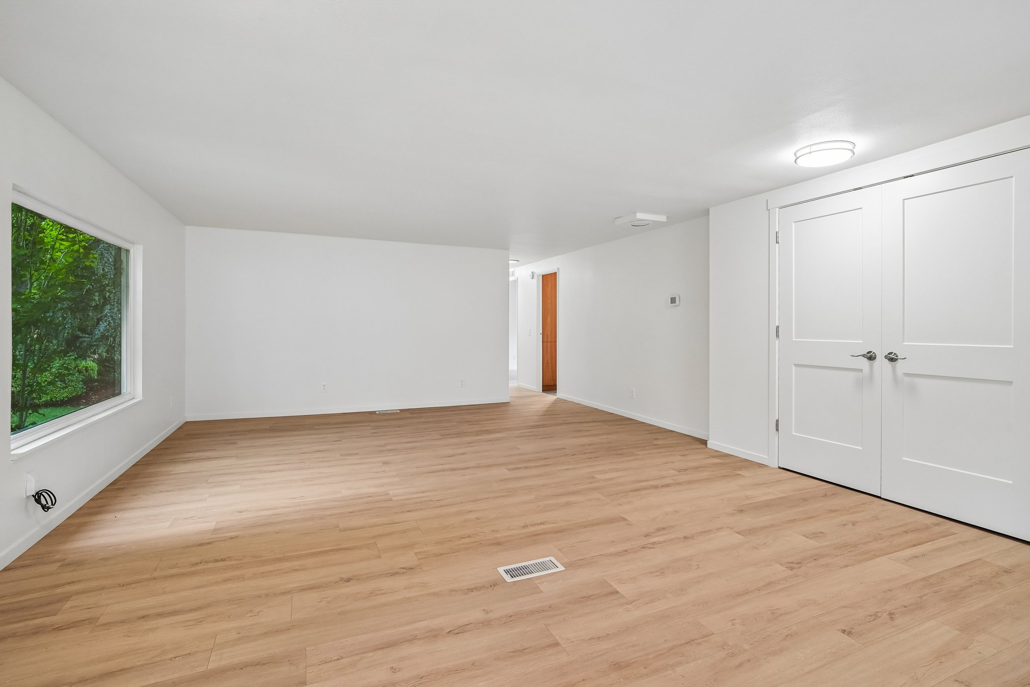 105th Ave E-S1006-012.jpg