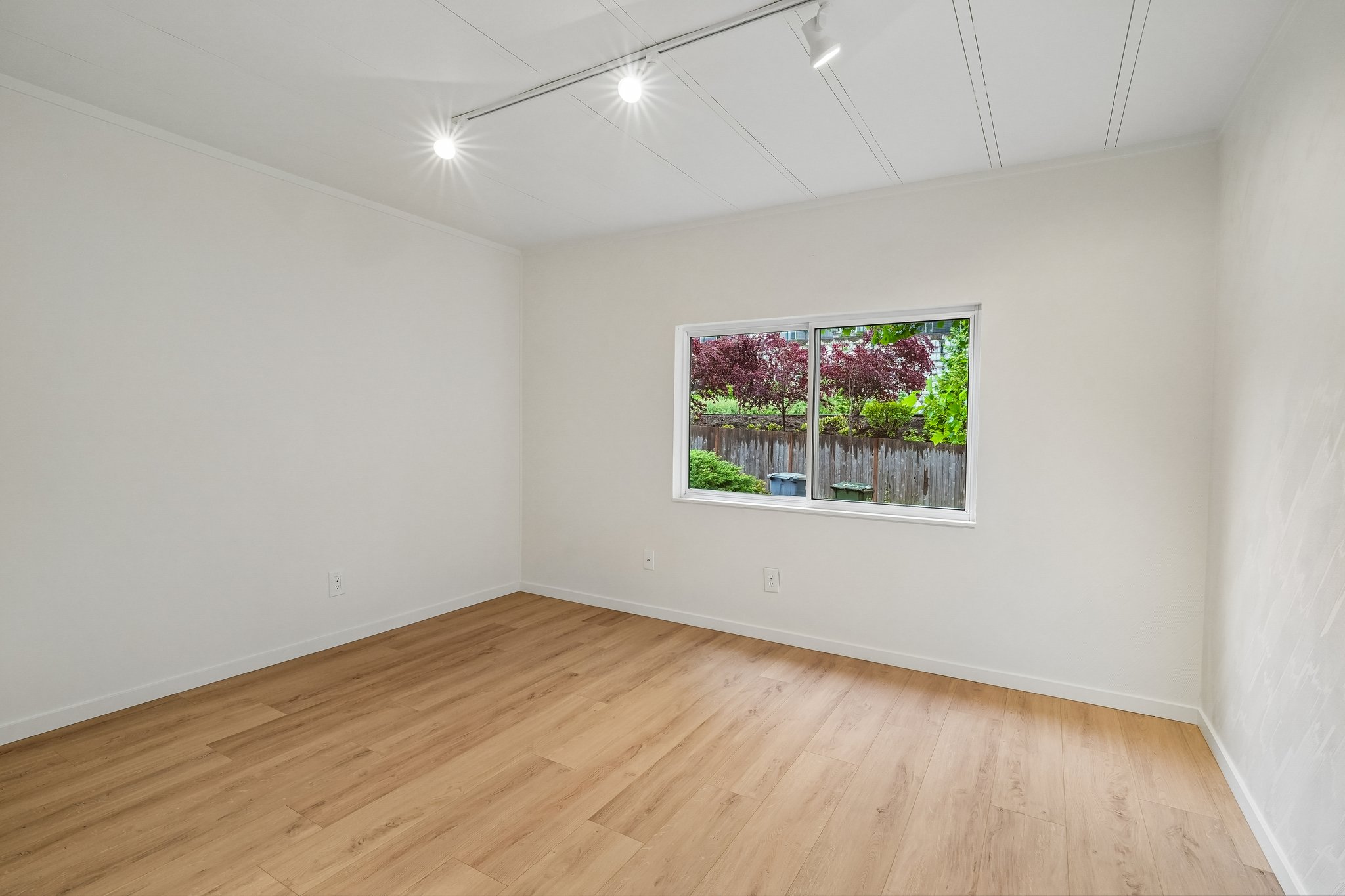 105th Ave E-S1006-049.jpg