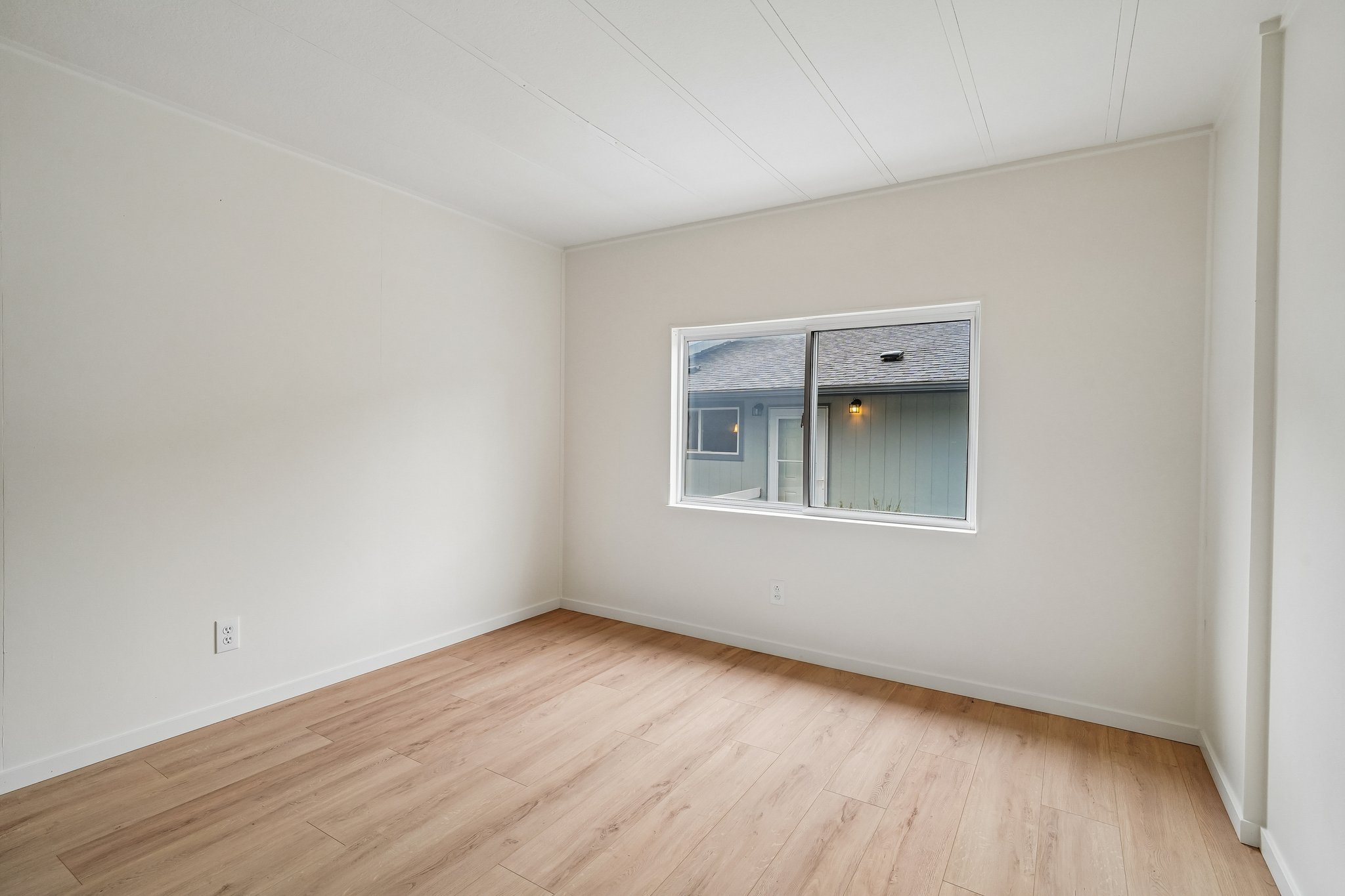 105th Ave E-S1006-057.jpg
