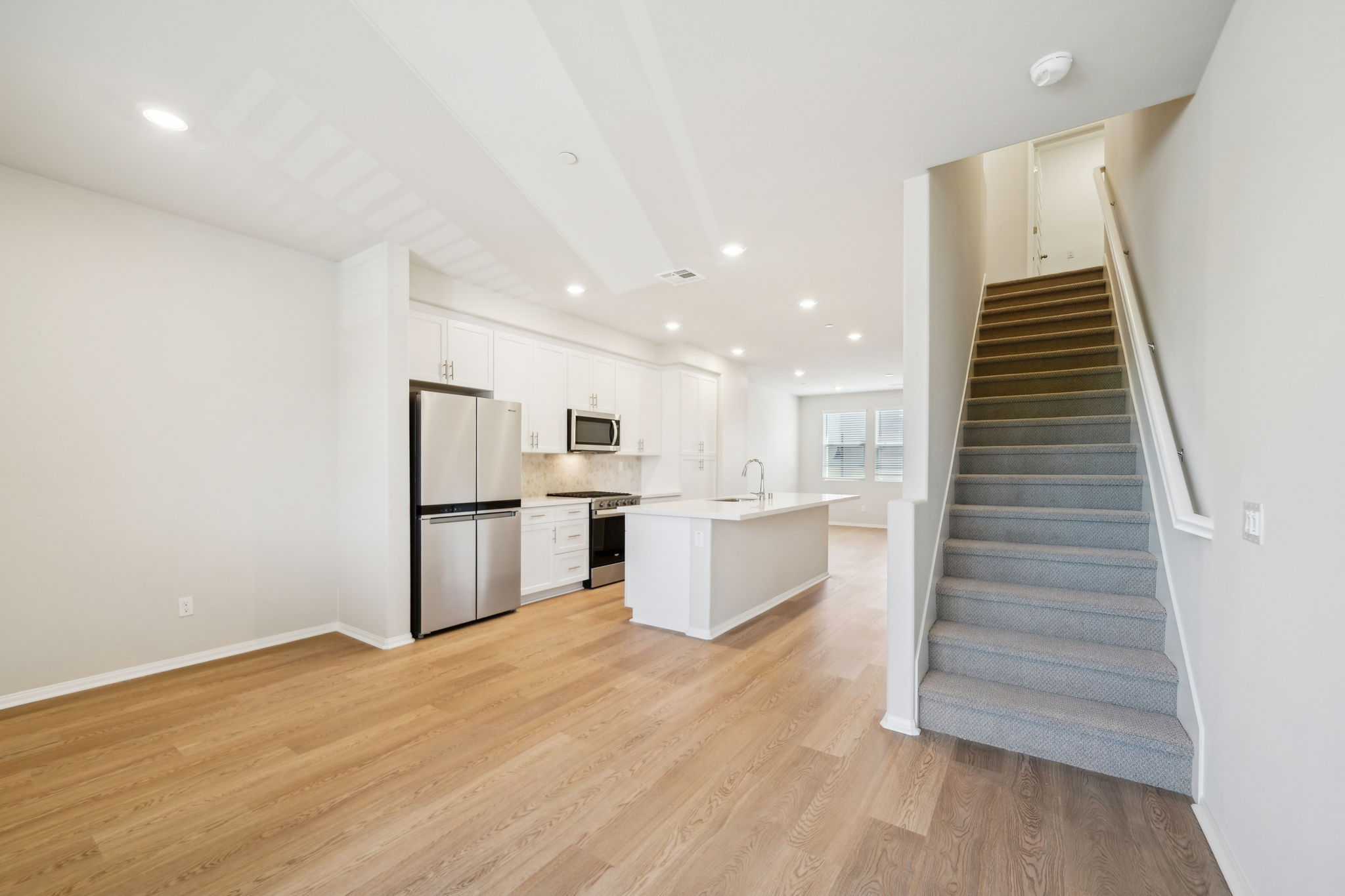 So Cal - The Knoll Community - 219 Aurora Lane Pomona CA 91767-010