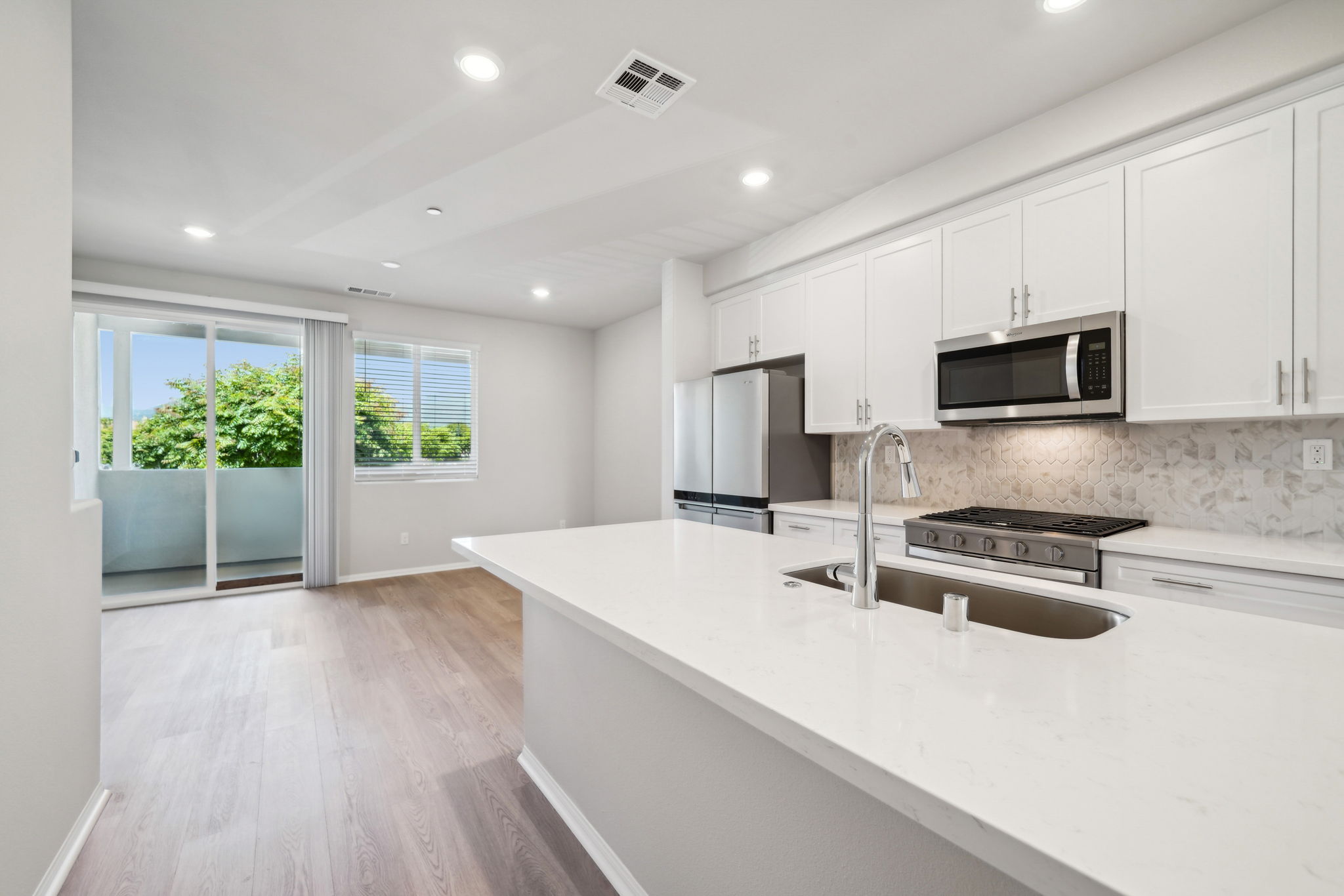 So Cal - The Knoll Community - 219 Aurora Lane Pomona CA 91767-014