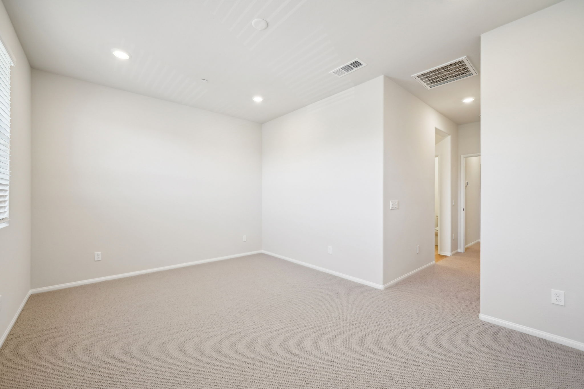 So Cal - The Knoll Community - 219 Aurora Lane Pomona CA 91767-017